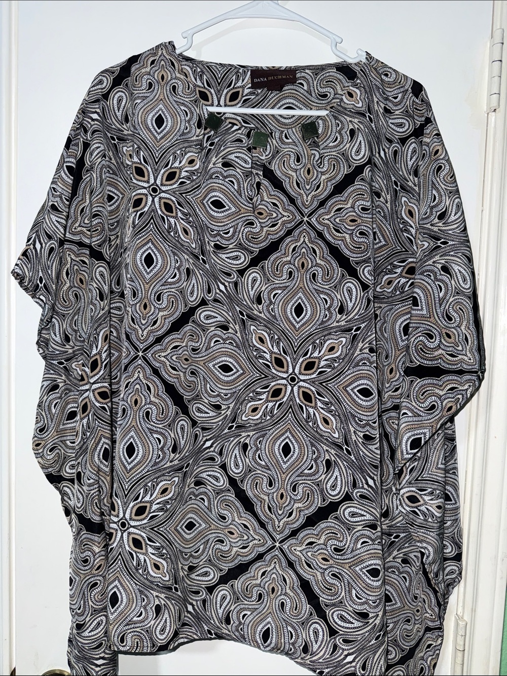 Dana Buchman Black, Gray & Cream Geometric Tunic